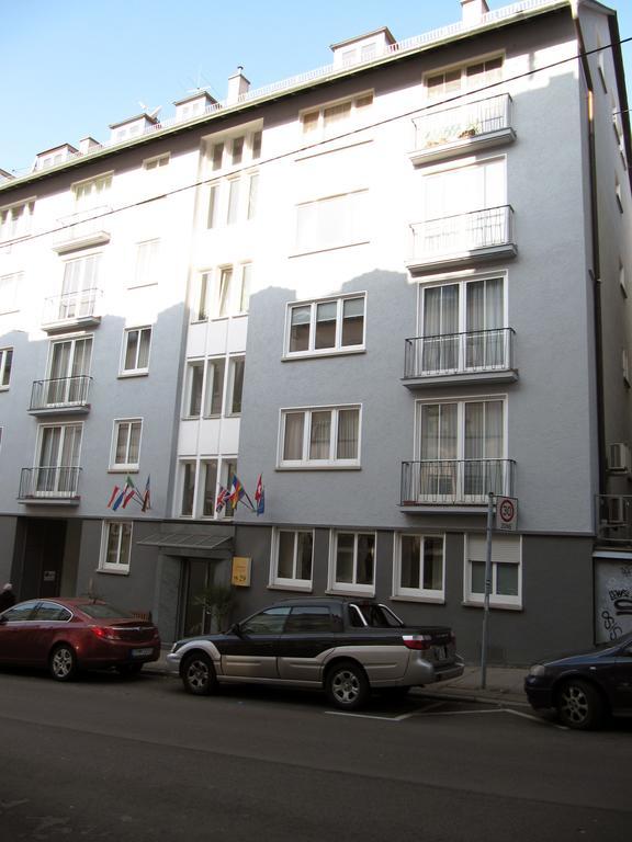 Gaestehaus Ziegler Estugarda Exterior foto
